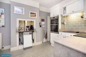 Kitchen- click for photo gallery